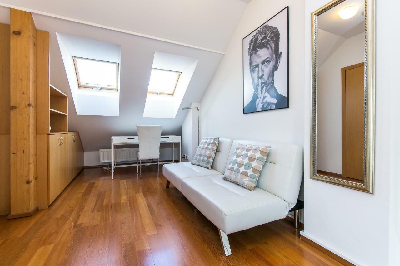 Attic Apartment By Wenceslas Square Prague Extérieur photo
