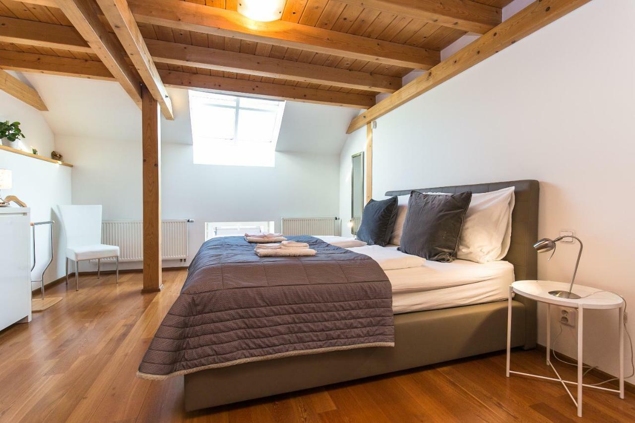 Attic Apartment By Wenceslas Square Prague Extérieur photo